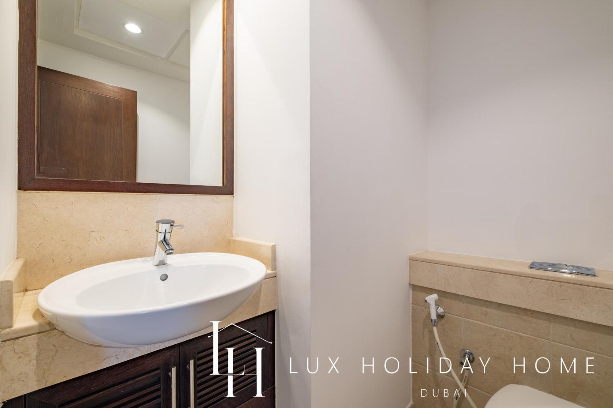 Lux The Burj Khalifa Fountain View Apartment *